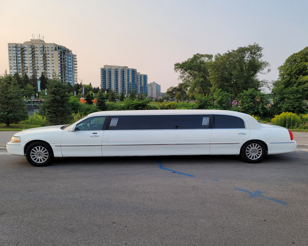 Lincoln Town Car Stretch Limo